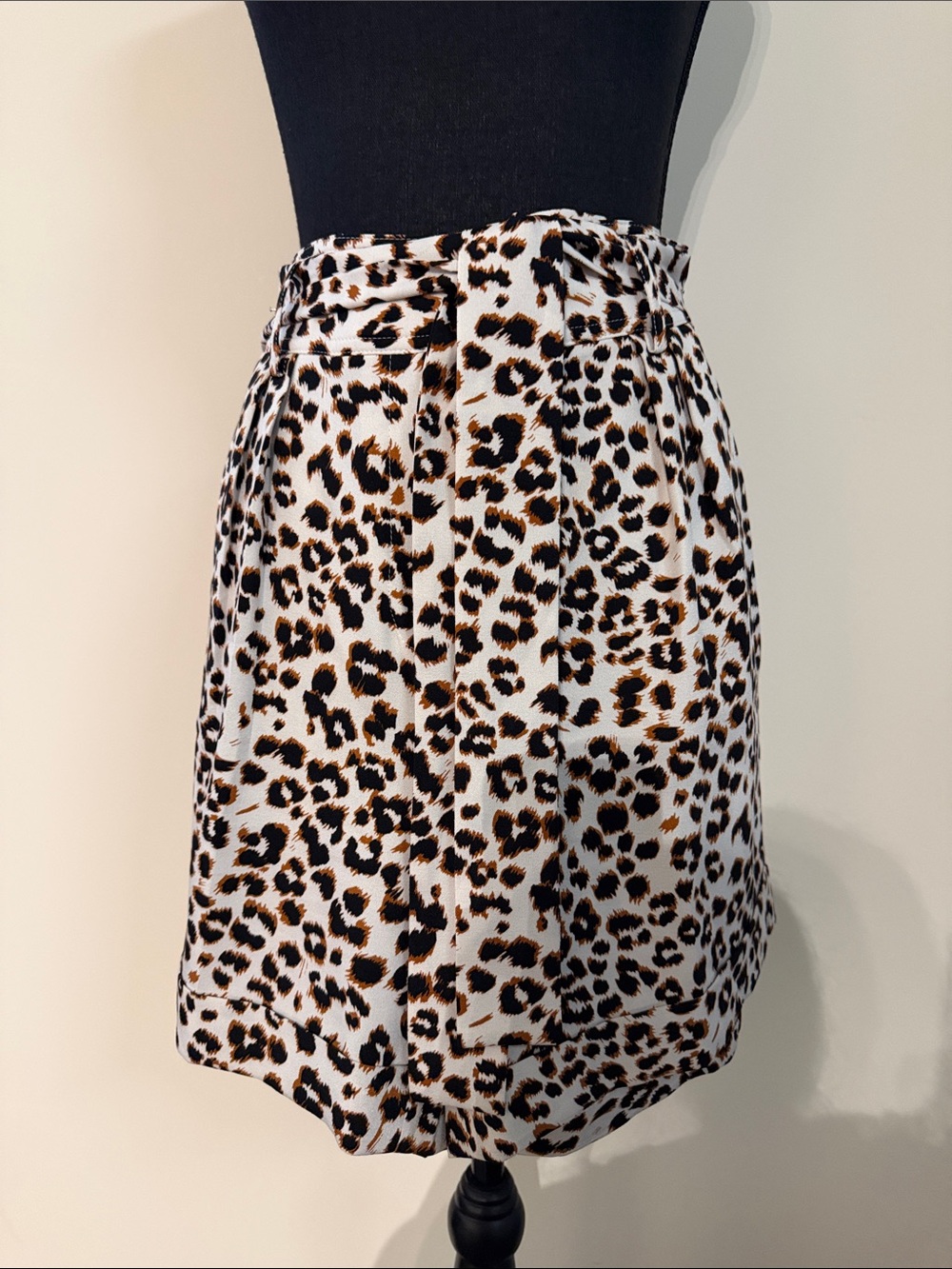 Bar III Leopard Print Shorts w/ Removable Belt Size 4 EUC